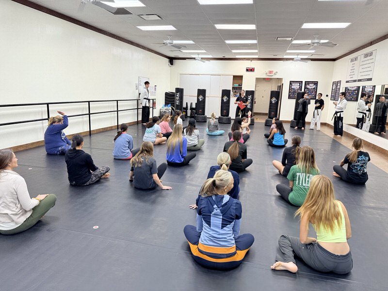 women-girls-self-defense-9.jpeg
