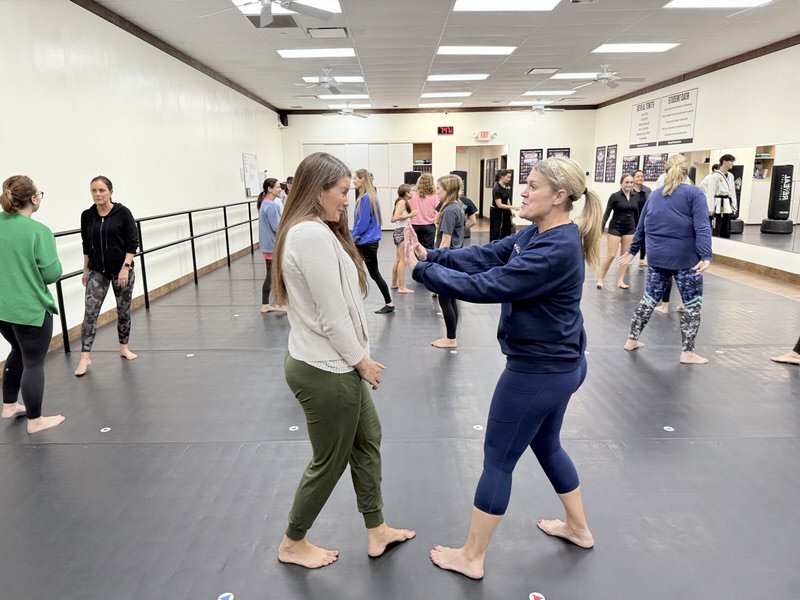 women-girls-self-defense-12.jpeg