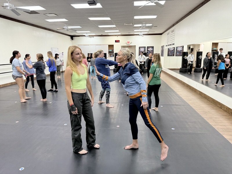 women-girls-self-defense-4.jpeg