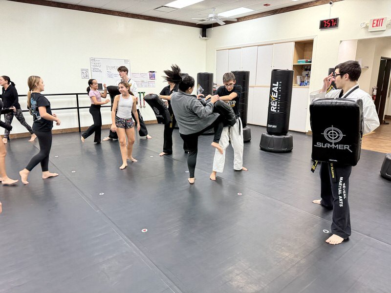 women-girls-self-defense-5.jpeg